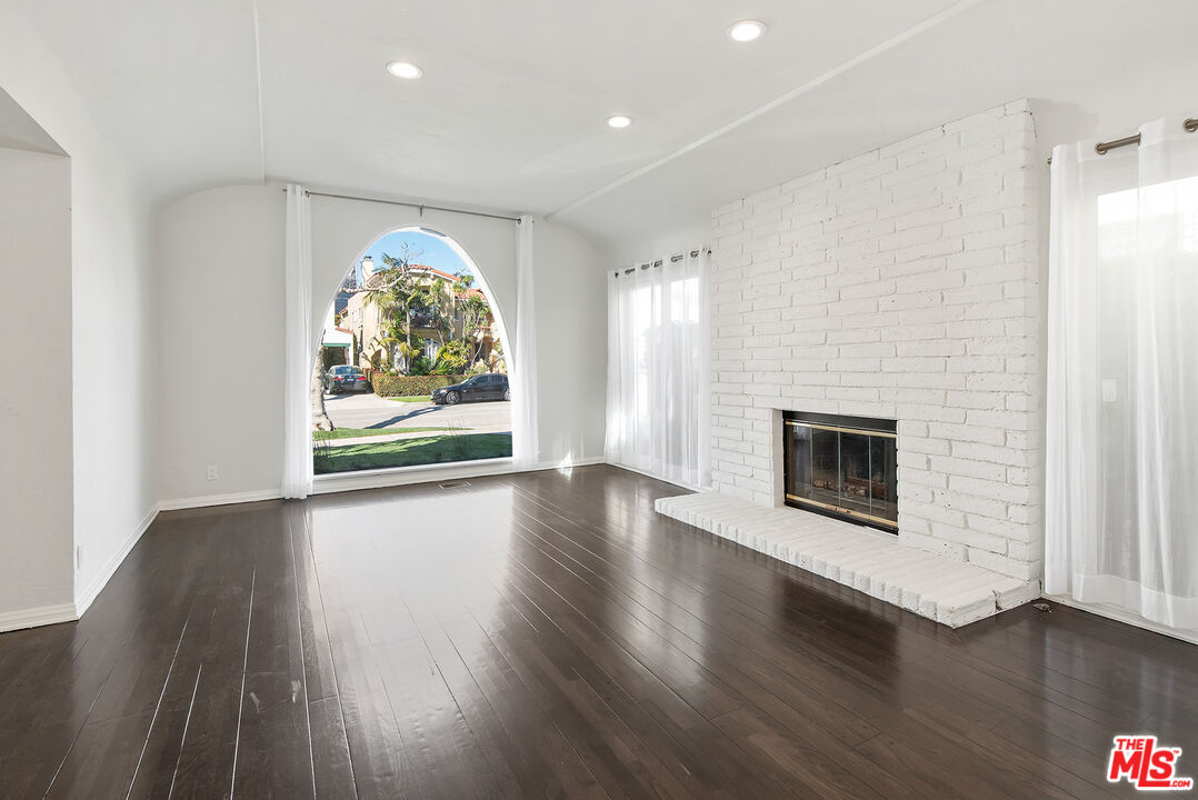 426 S Bedford Dr, Beverly Hills