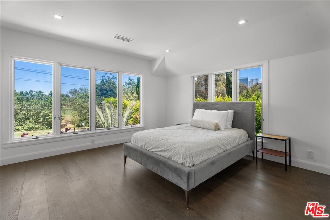 1400 Club View Dr, Westwood