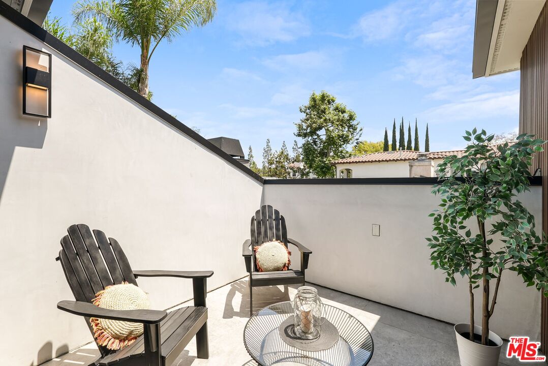 4153 Vantage Ave, Studio City
