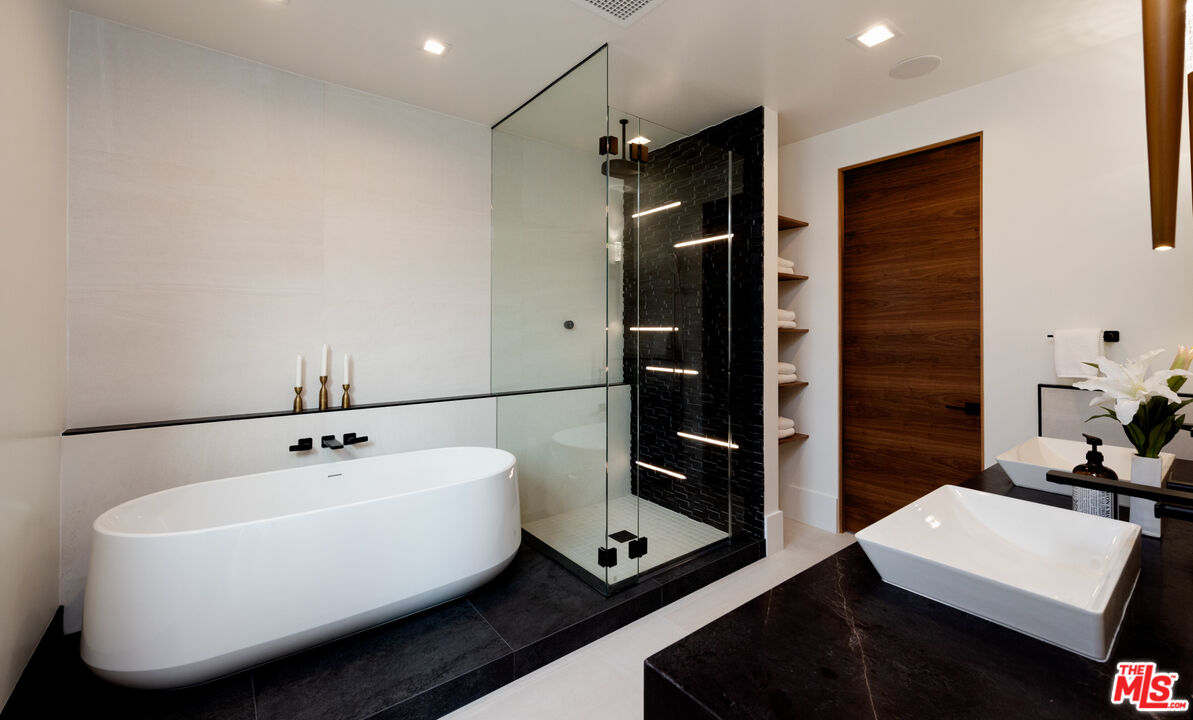 4153 Vantage Ave, Studio City