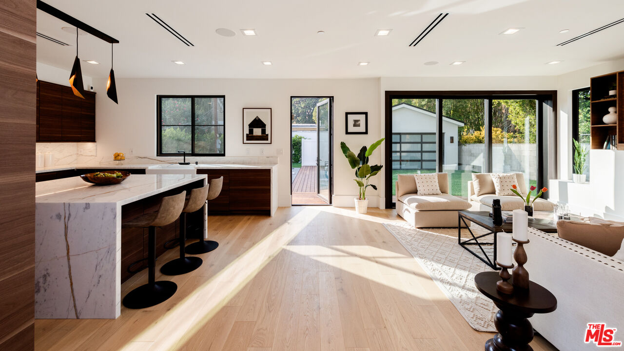 4153 Vantage Ave, Studio City