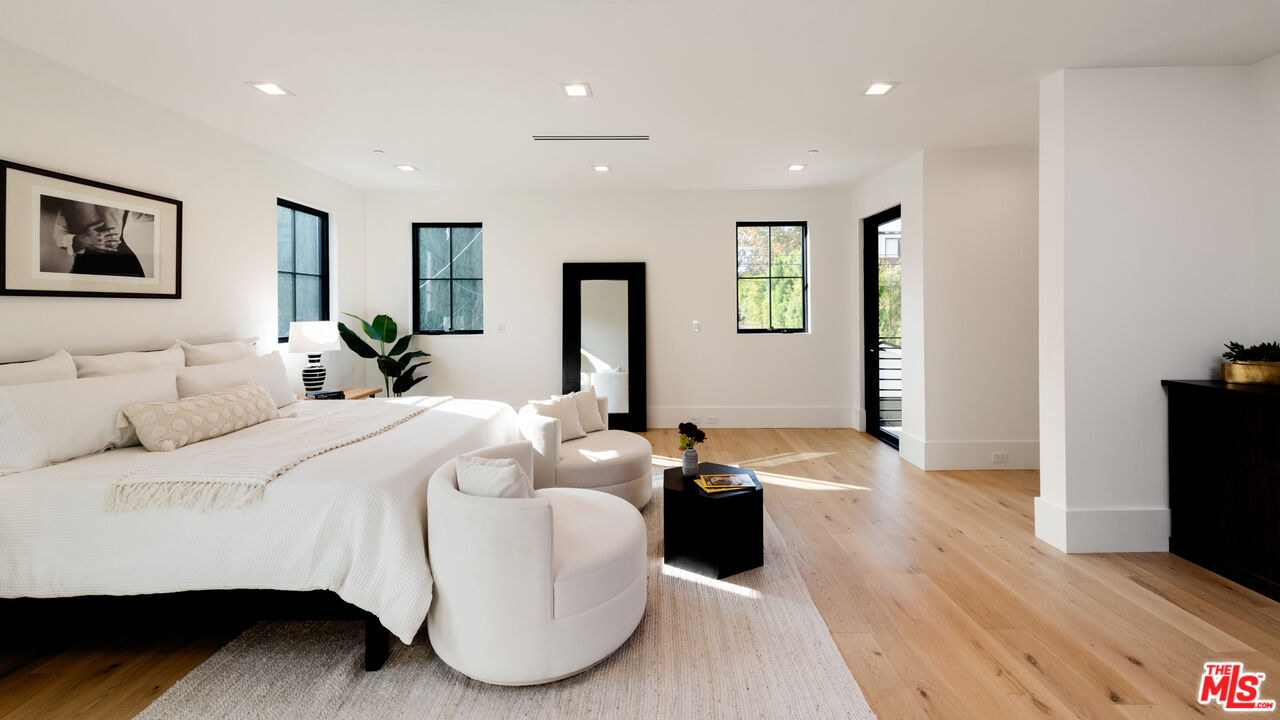 4153 Vantage Ave, Studio City