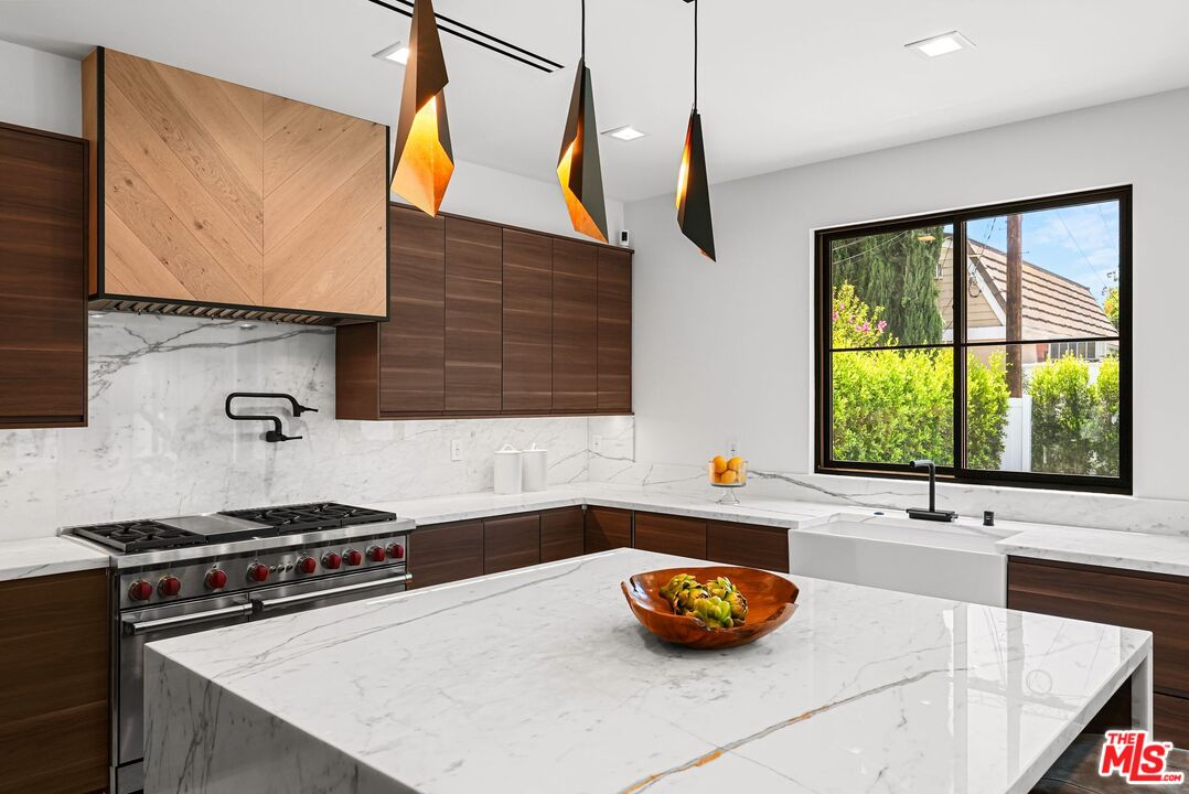 4153 Vantage Ave, Studio City