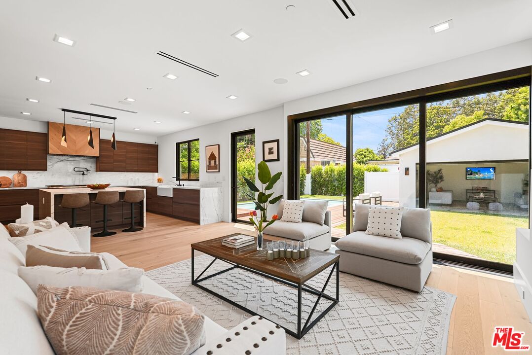 4153 Vantage Ave, Studio City