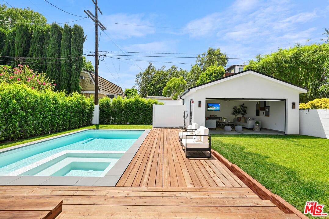 4153 Vantage Ave, Studio City