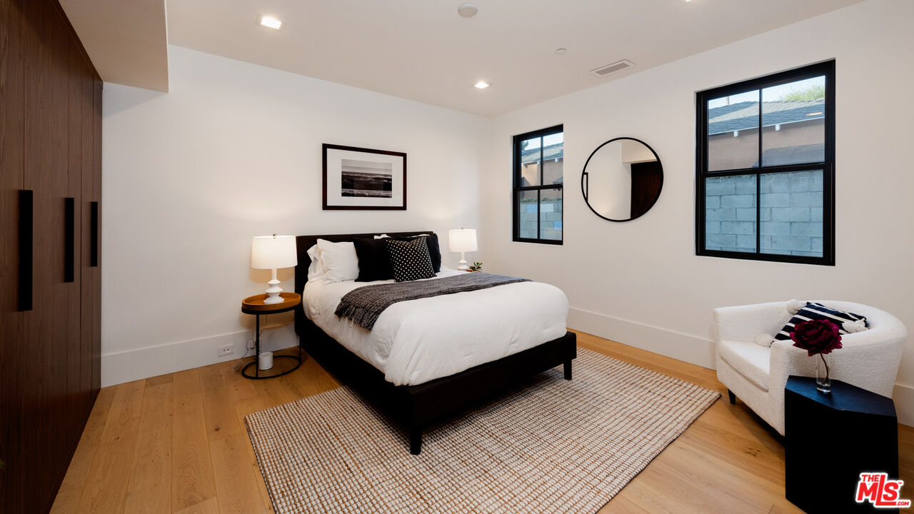 4153 Vantage Ave, Studio City