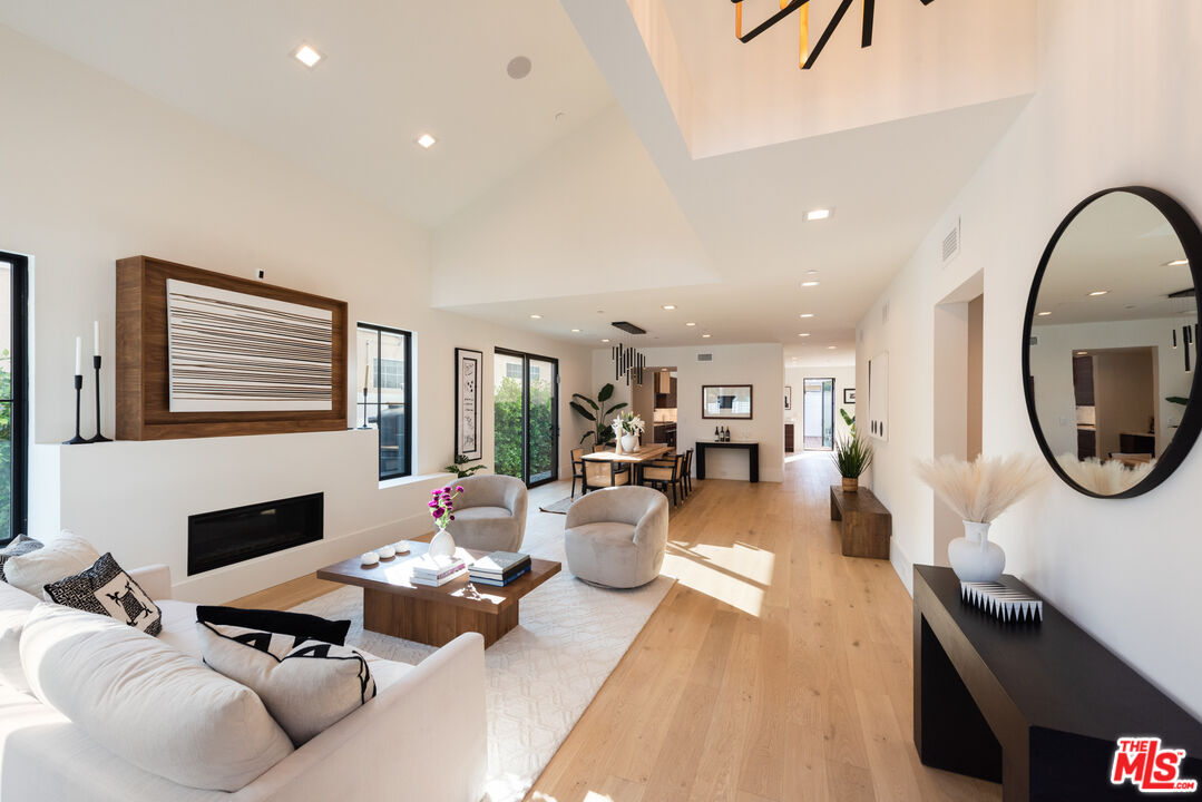 4153 Vantage Ave, Studio City