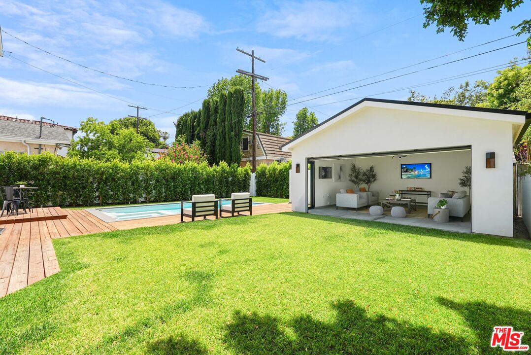 4153 Vantage Ave, Studio City