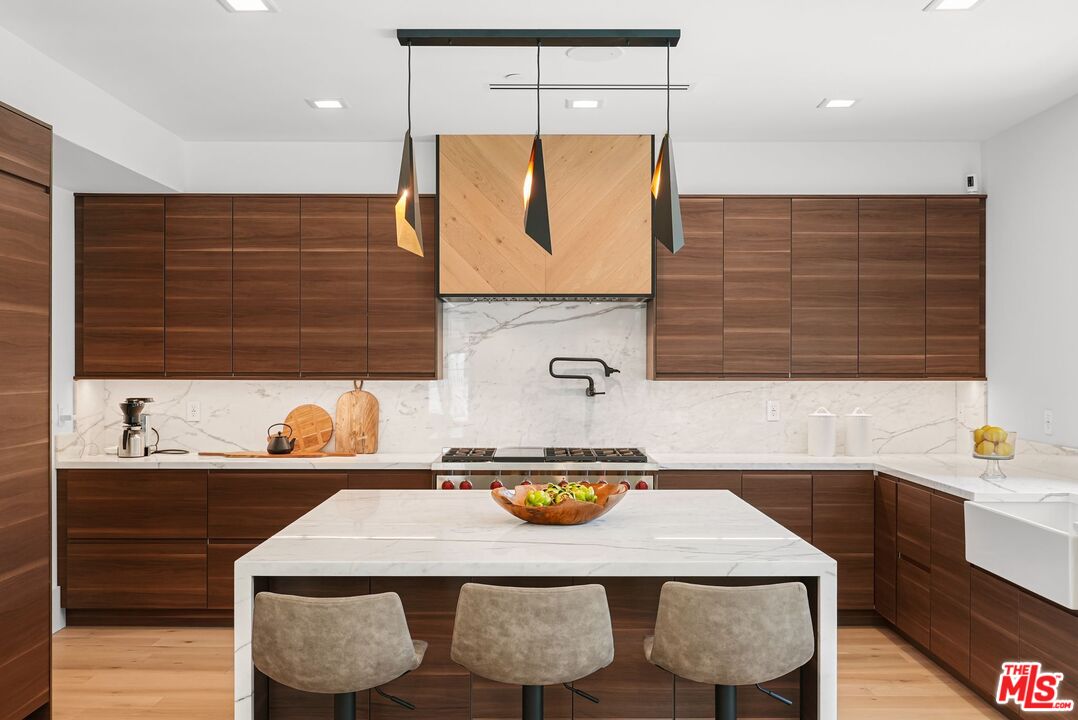 4153 Vantage Ave, Studio City