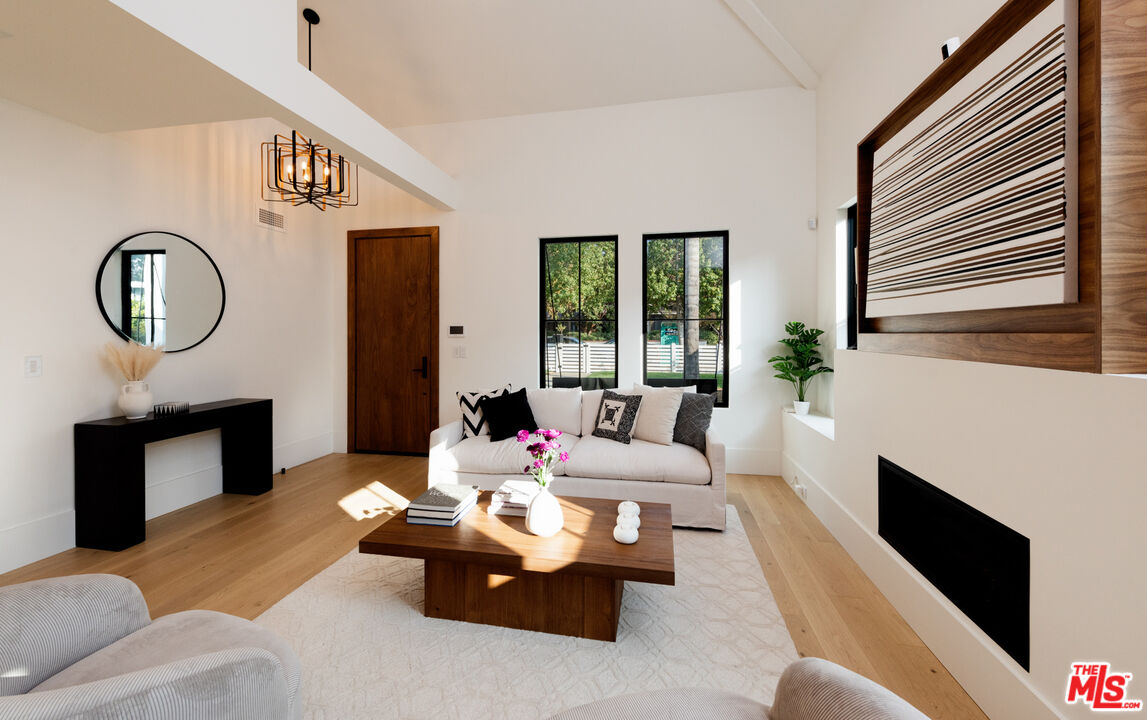 4153 Vantage Ave, Studio City