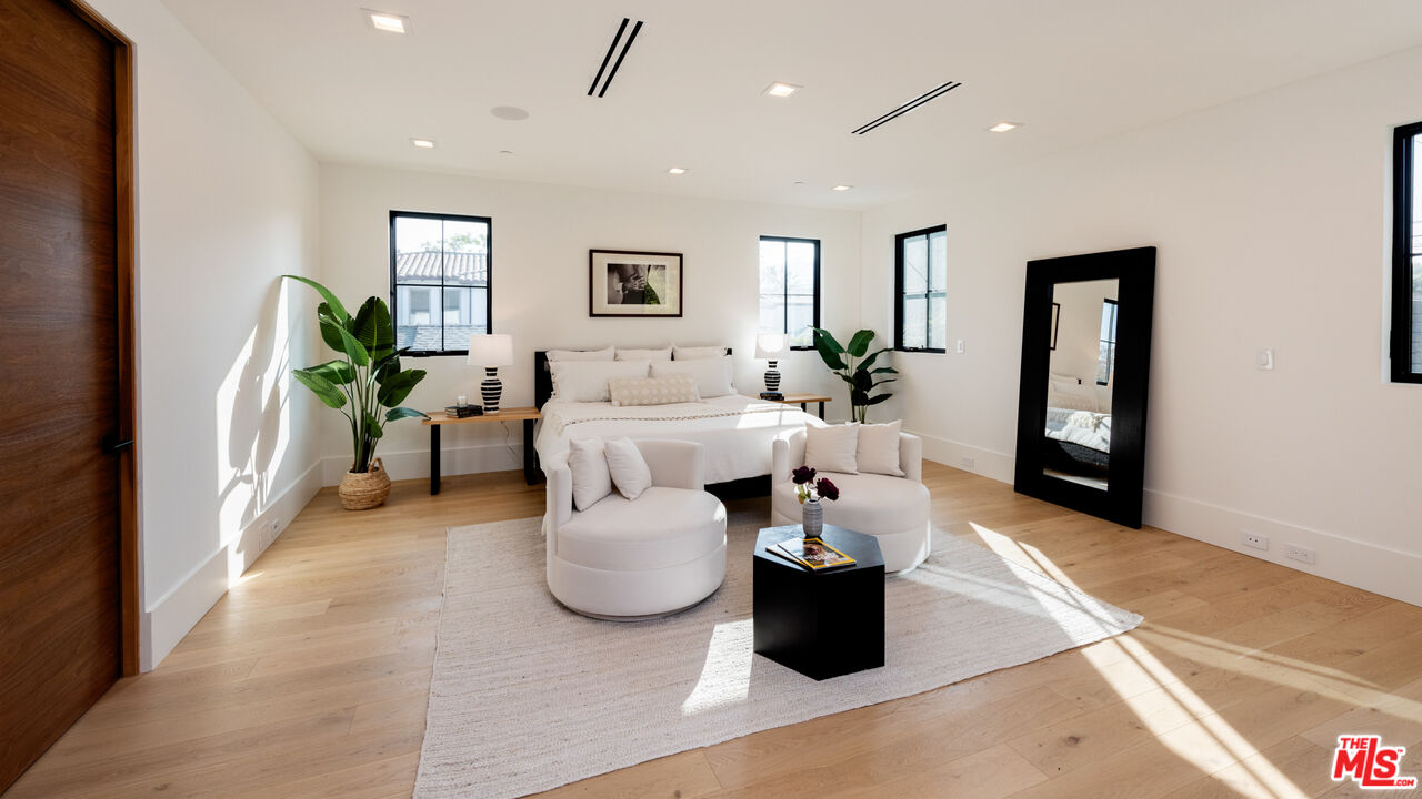 4153 Vantage Ave, Studio City