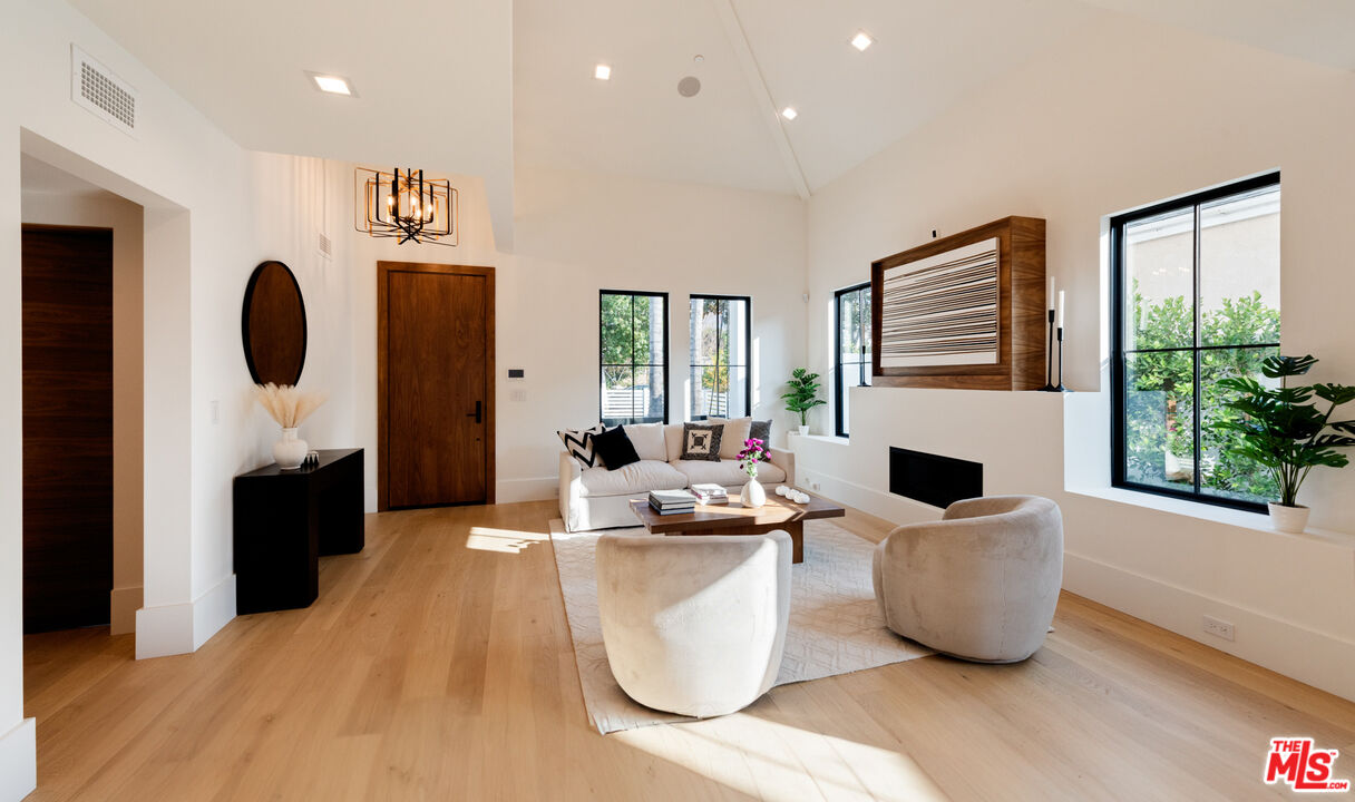 4153 Vantage Ave, Studio City