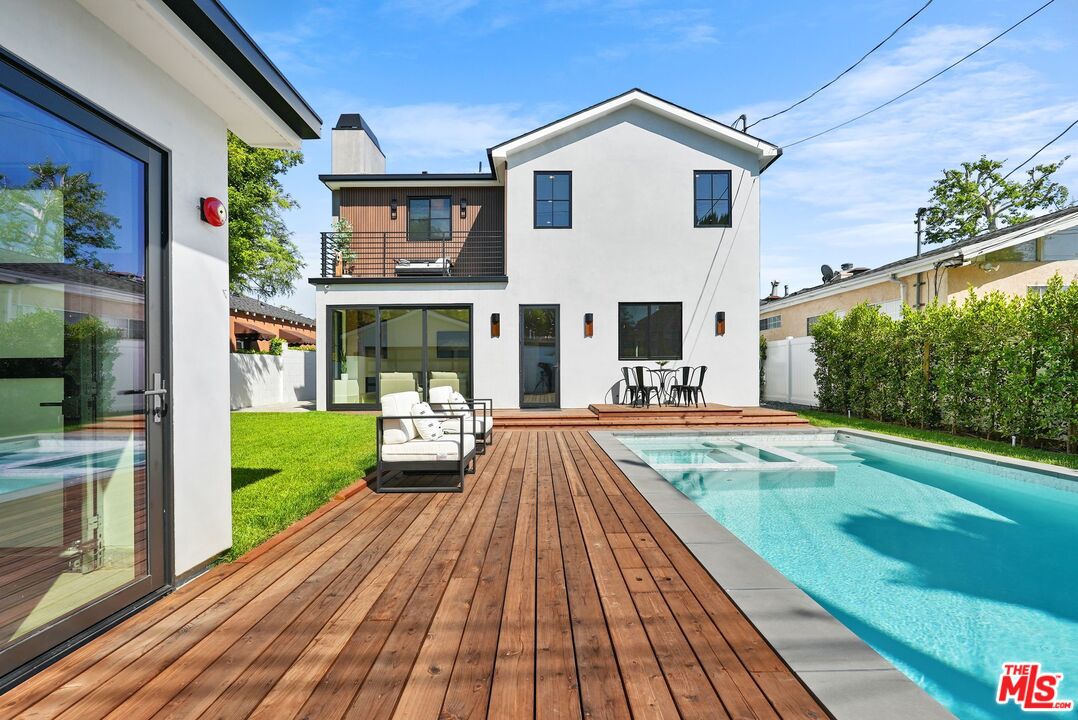 4153 Vantage Ave, Studio City