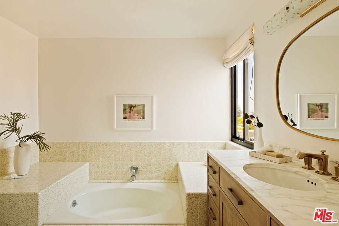 2341 N Hobart Blvd, los feliz