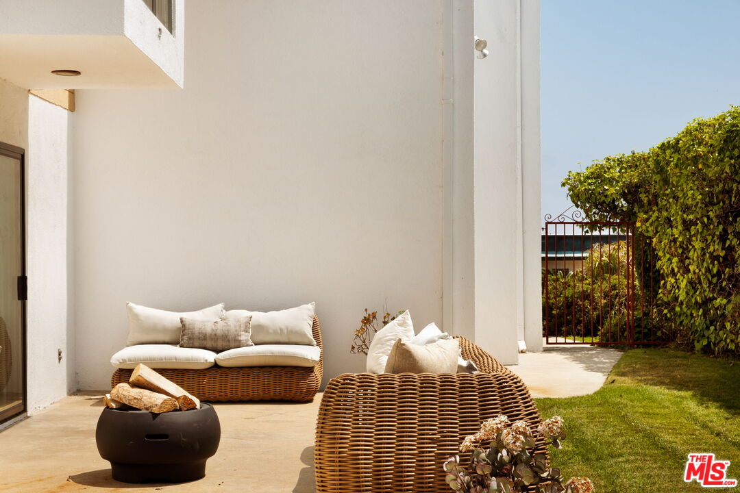 2341 N Hobart Blvd, los feliz