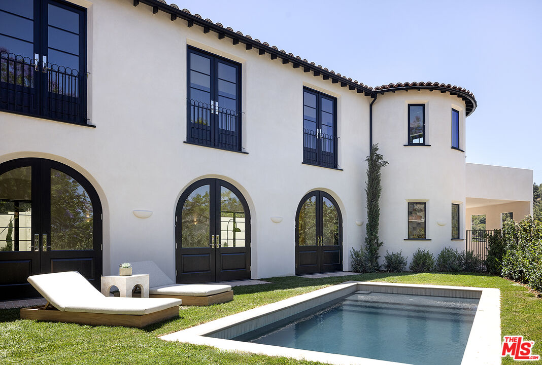 2720 Glendower Ave, Los Feliz