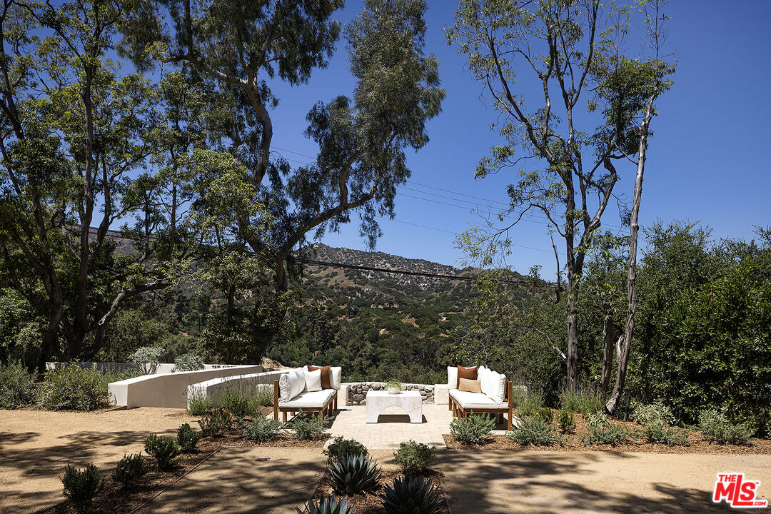 2720 Glendower Ave, Los Feliz