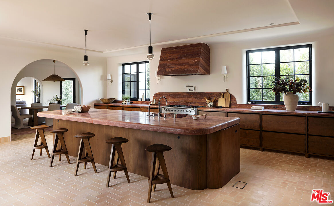 2720 Glendower Ave, Los Feliz