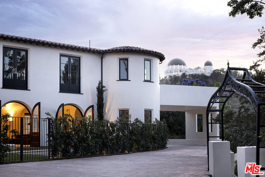 2720 Glendower Ave, Los Feliz