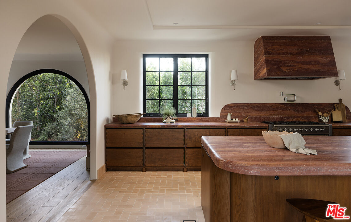 2720 Glendower Ave, Los Feliz