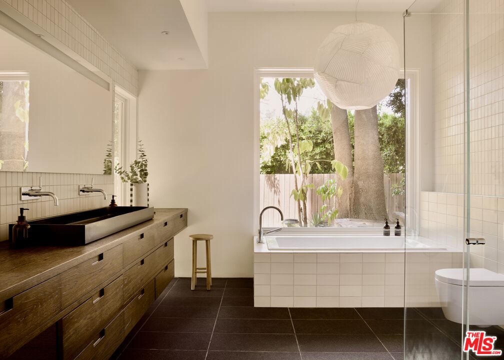 2831 Nichols Canyon Rd, Hollywood Hills