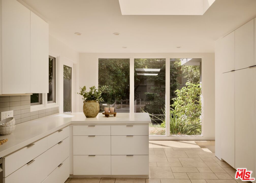 2831 Nichols Canyon Rd, Hollywood Hills