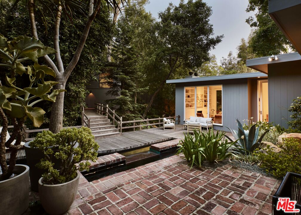 2831 Nichols Canyon Rd, Hollywood Hills