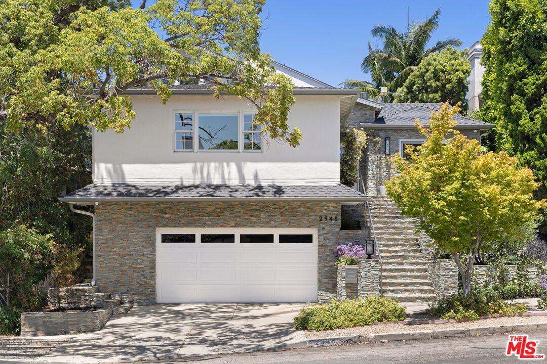 2948 Manning Ave