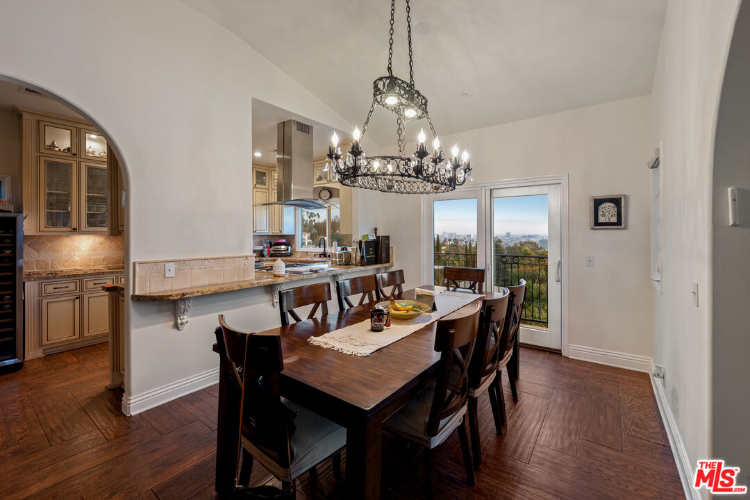 6420 Quebec Dr, Hollywood Hills
