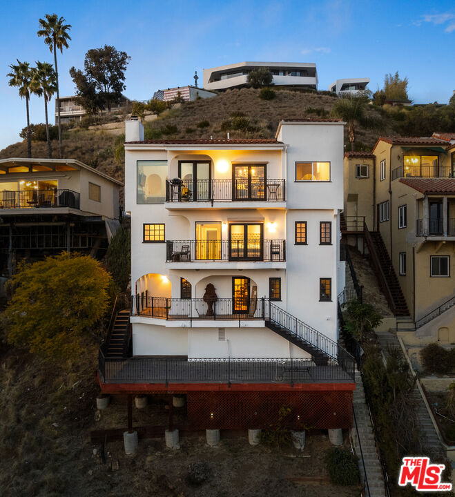 6420 Quebec Dr, Hollywood Hills