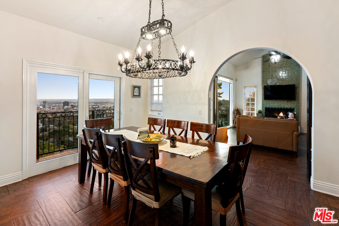 6420 Quebec Dr, Hollywood Hills