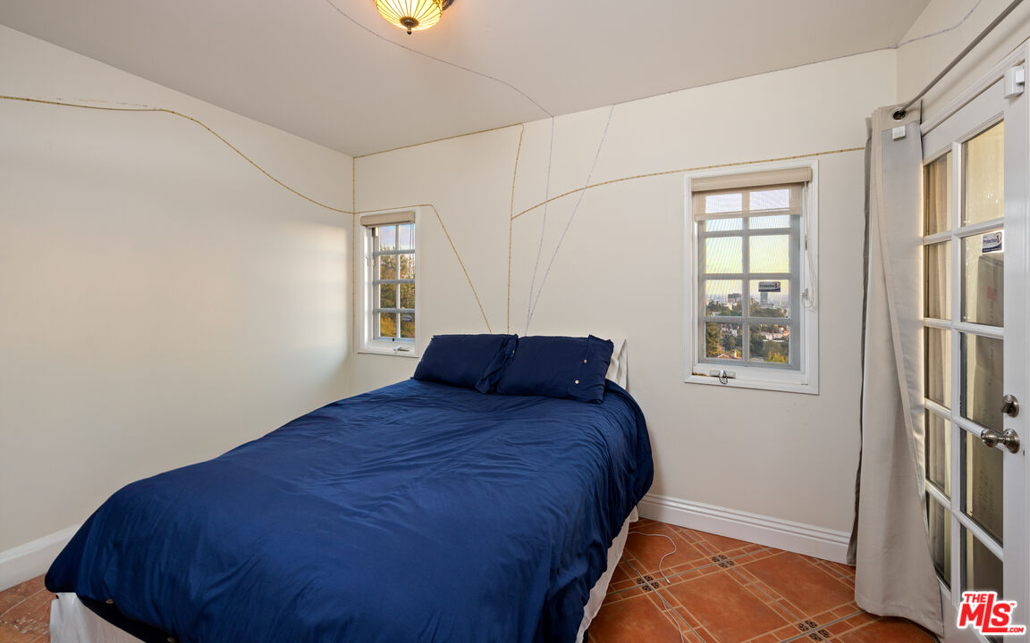 6420 Quebec Dr, Hollywood Hills