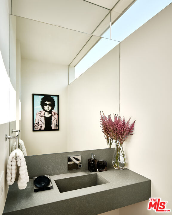 2500 Briarcrest Rd, Beverly Hills