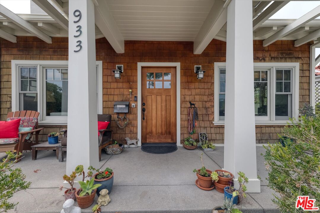 933 W Venezia Ave, Venice 