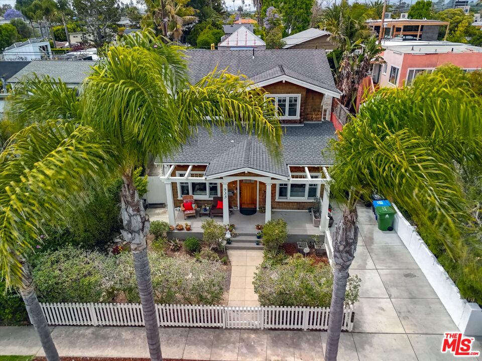 933 W Venezia Ave, Venice 