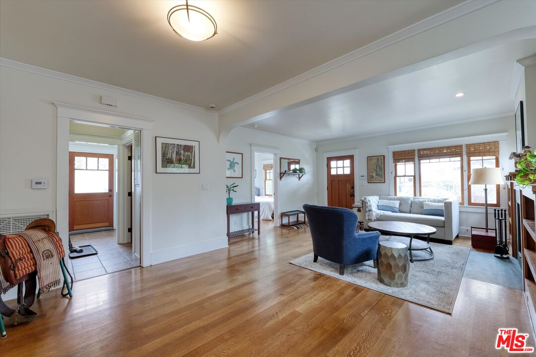 933 W Venezia Ave, Venice 