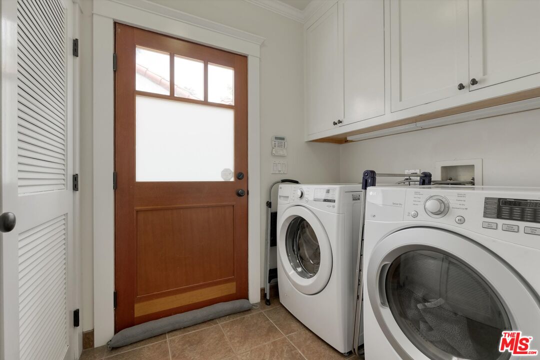 933 W Venezia Ave, Venice 