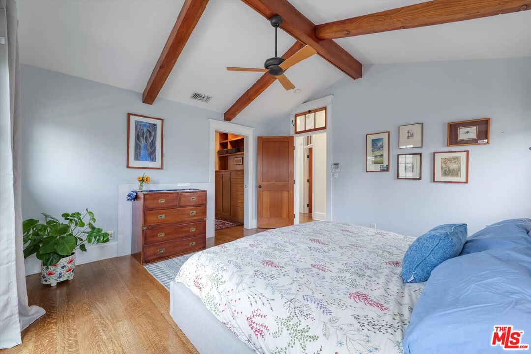 933 W Venezia Ave, Venice 