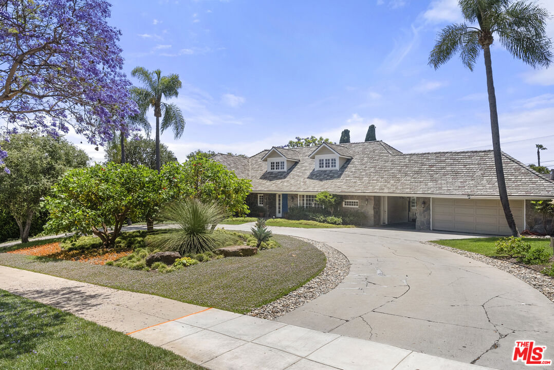 717 N Alta Dr, Beverly Hills