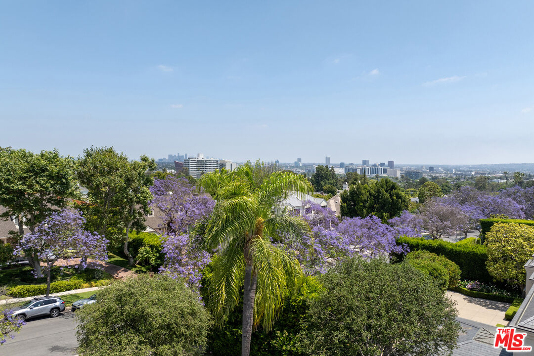 717 N Alta Dr, Beverly Hills