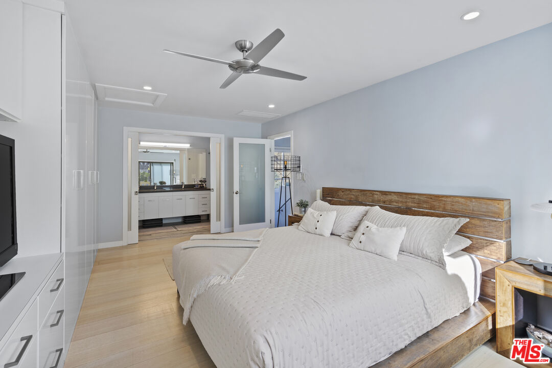 1362 Palisades Beach Rd, Santa Monica