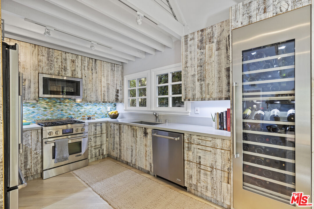 1362 Palisades Beach Rd, Santa Monica