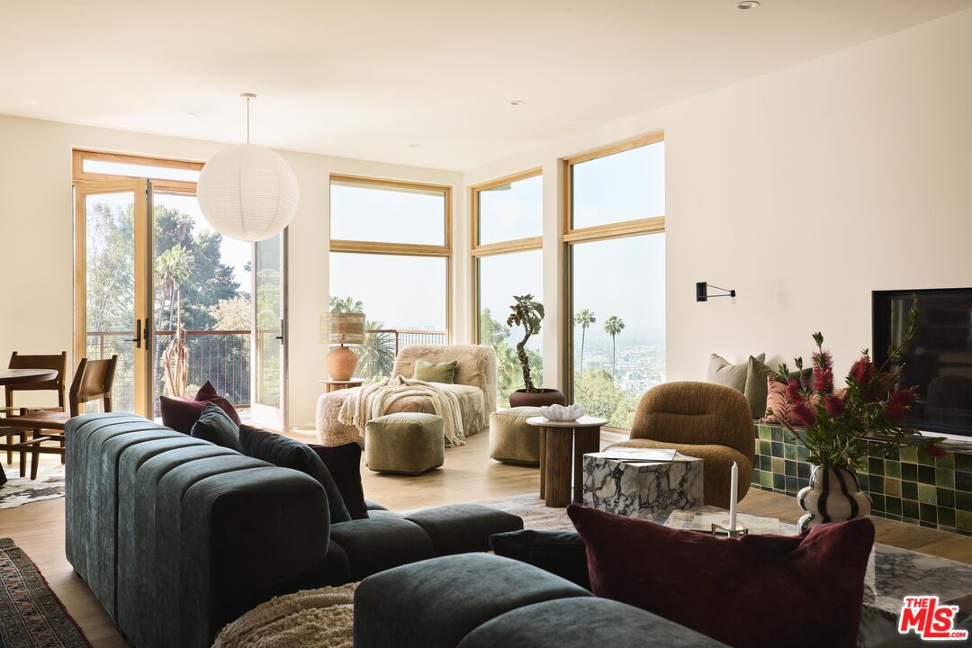 5698 Holly Oak Dr, Los Feliz