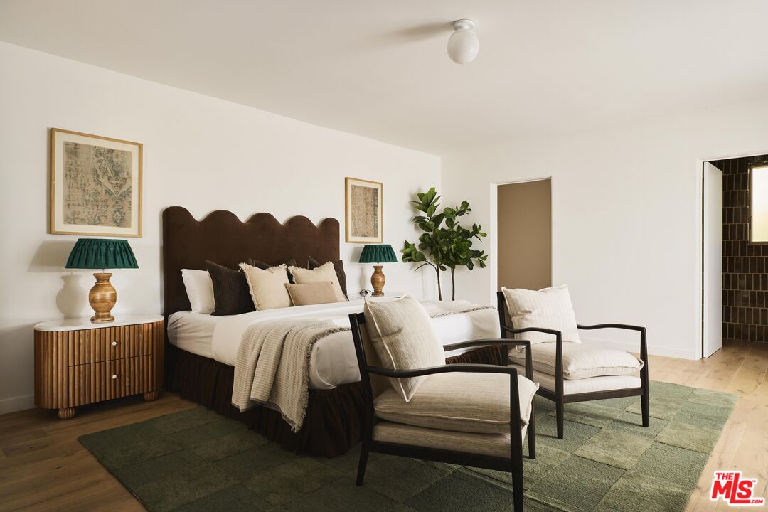 5698 Holly Oak Dr, Los Feliz