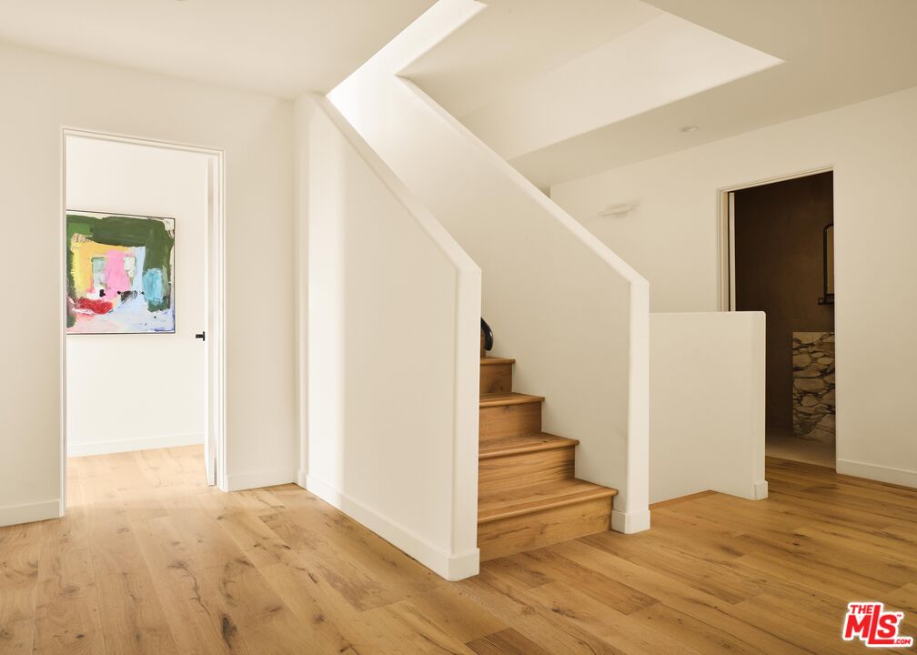 5698 Holly Oak Dr, Los Feliz