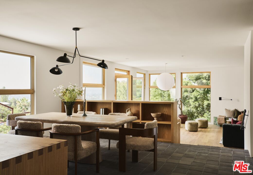 5698 Holly Oak Dr, Los Feliz