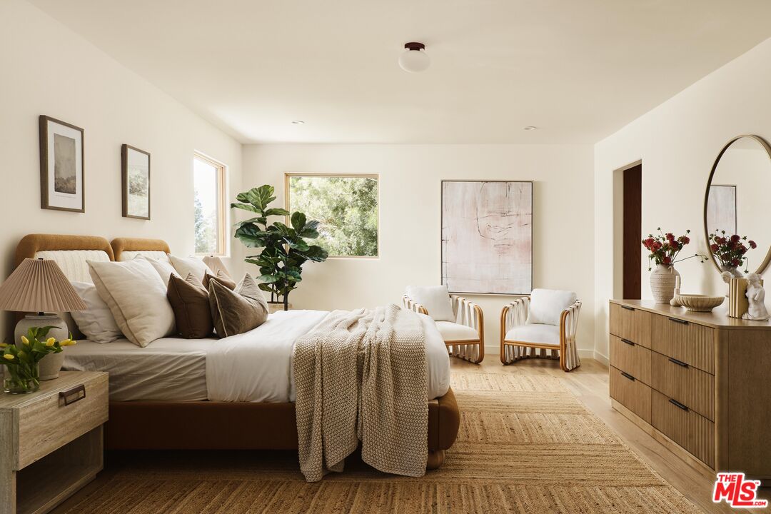 5698 Holly Oak Dr, Los Feliz