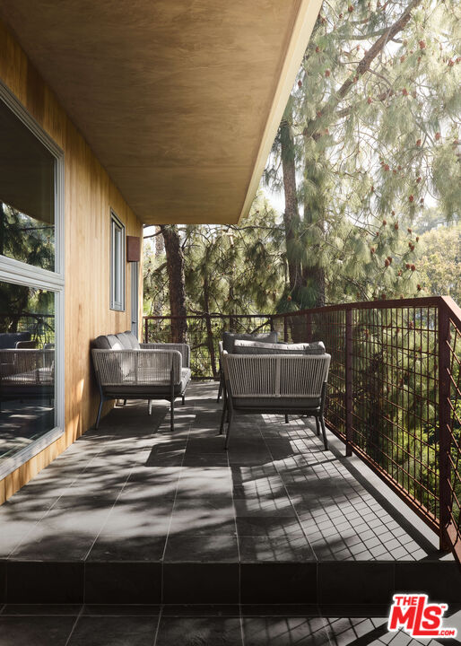 5698 Holly Oak Dr, Los Feliz