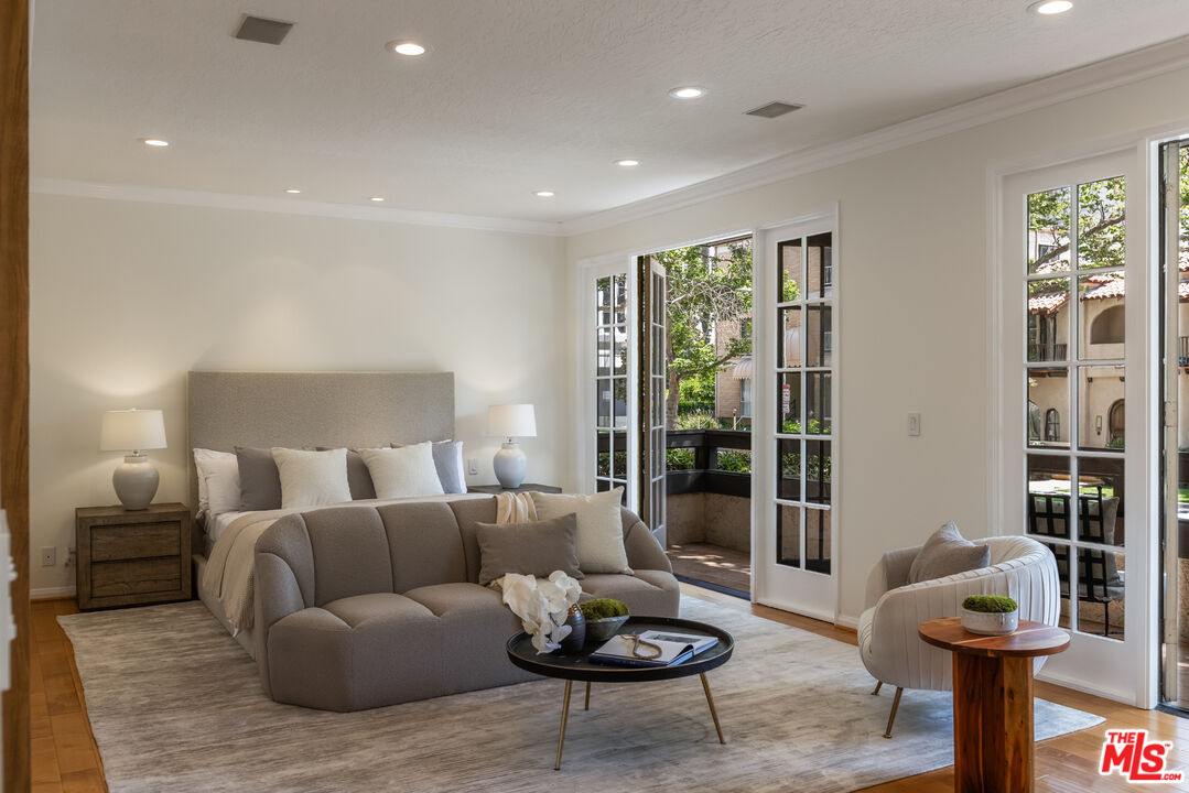 133 S Oakhurst Dr Unit: 104, Beverly Hills