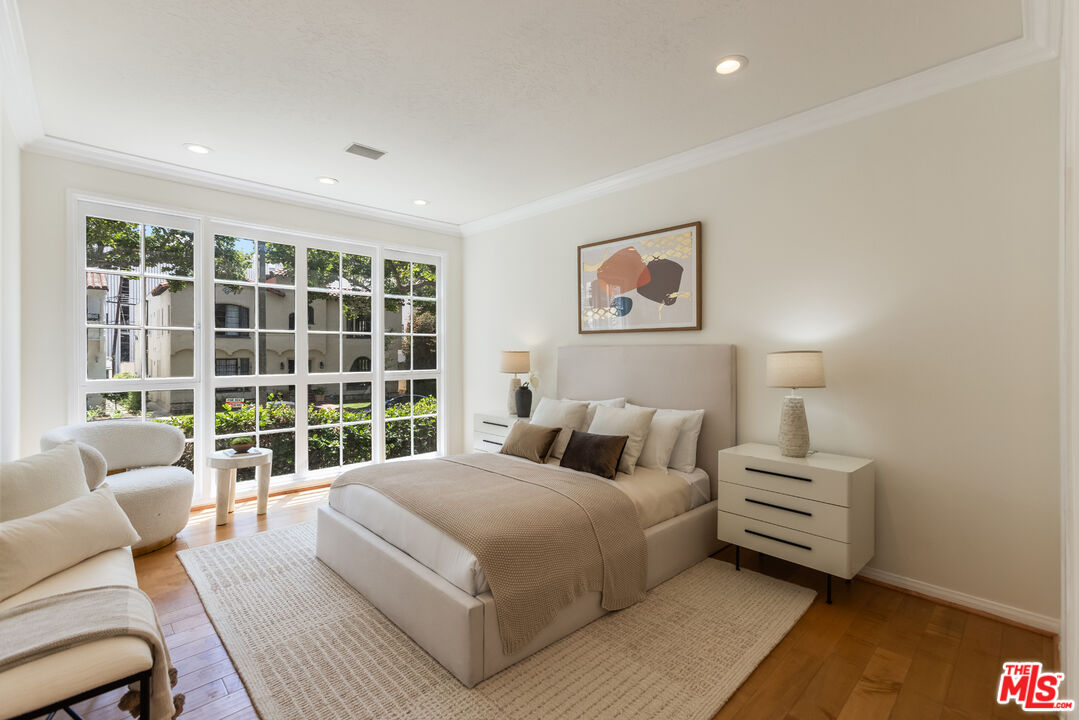 133 S Oakhurst Dr Unit: 104, Beverly Hills
